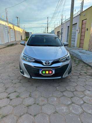 TOYOTA YARIS 1.5 16V FLEX SEDAN XLS MULTIDRIVE TOYOTA YARIS 1.5 16V FLEX SEDAN XLS MULTIDRIVE